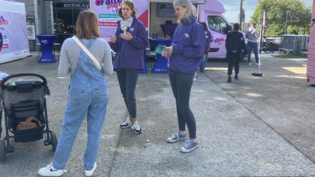Photos du public qui participe au bus tour