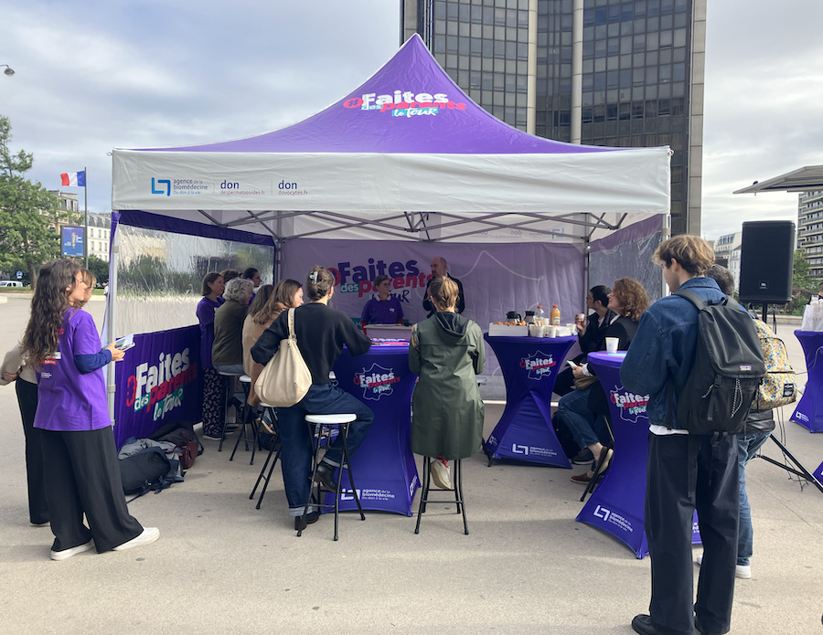 Photo prise lors de l'évènement Bus Tour organisé par l'Agence de la biomédecine à Paris le 17 septembre 2025