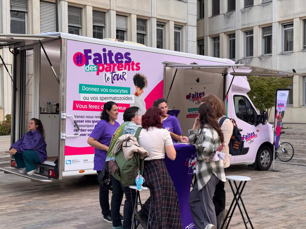 Photo prise lors de l'évènement Bus Tour organisé par l'Agence de la biomédecine à Orléans le 28 septembre 2026